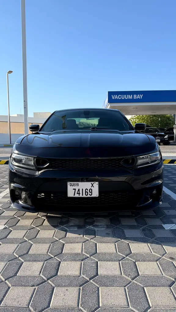 Dodge Charger R/T 2018 | 5.7L V8 HEMI | Well Maintained - Image 8