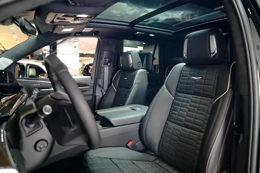 CADILLAC ESCALADE 600 ESV 6.2L V8 4WD PREMIUM LUXURY PLATINUM / 2024 / BRAND NEW - Image 6