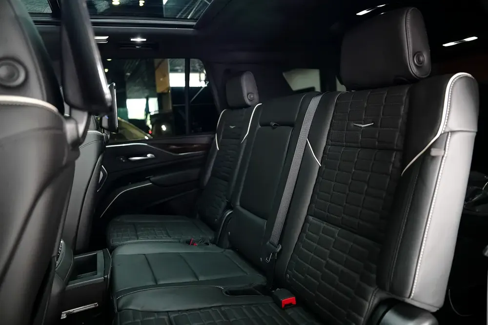 CADILLAC ESCALADE 600 ESV 6.2L V8 4WD PREMIUM LUXURY PLATINUM / 2024 / BRAND NEW - Image 7