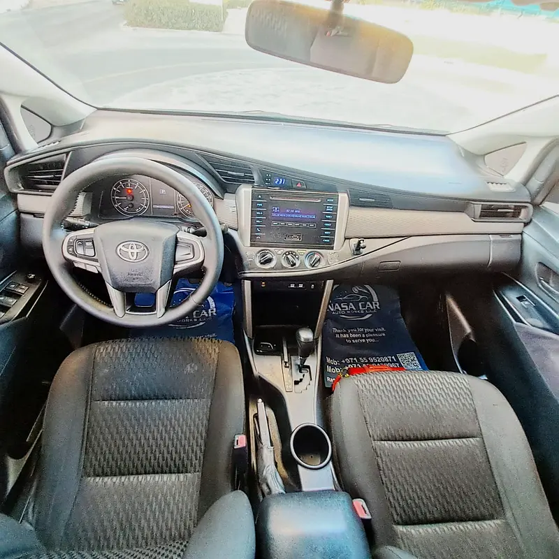 Toyota Innova // Gcc space // Mid option // Model 2017 - Image 5