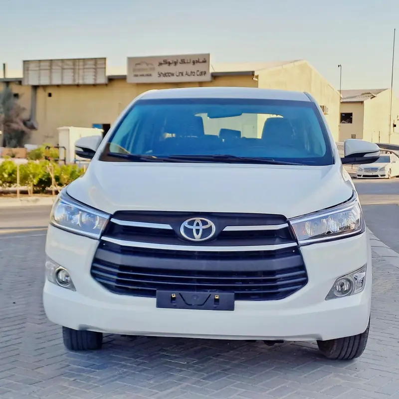 Toyota Innova // Gcc space // Mid option // Model 2017 - Image 8