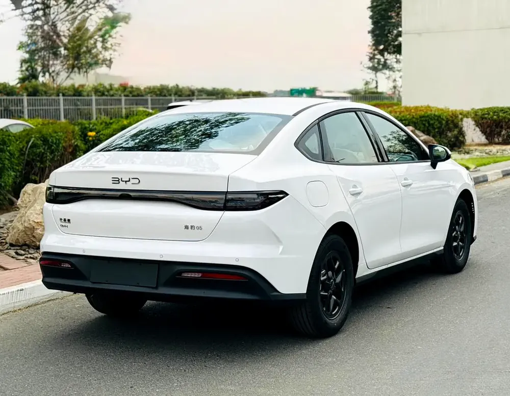 BYD Seal 05 1.5L Plug In Hybrid 2025 0 KM for Export - Image 4