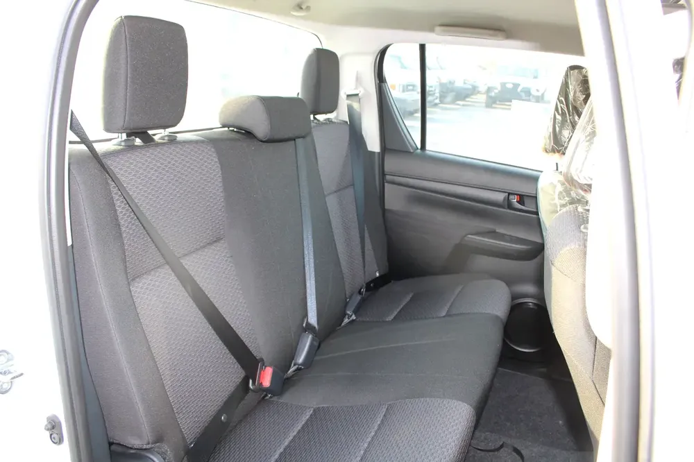 LHD - TOYOTA HILUX 2.7L PETROL DOUBLE CAB 4X4 COMFORT  AUTO - EXPORT ONLY TO NIGERIA - Image 12