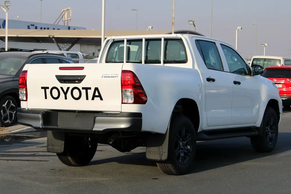 LHD - TOYOTA HILUX 2.7L PETROL DOUBLE CAB 4X4 COMFORT  AUTO - EXPORT ONLY TO NIGERIA - Image 4