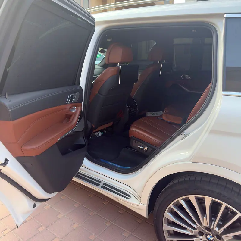 BMW X7 2019 GCC free of Accidents - Image 10