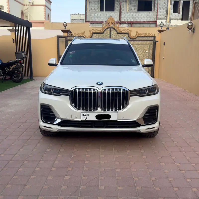 BMW X7 2019 GCC free of Accidents - Image 4