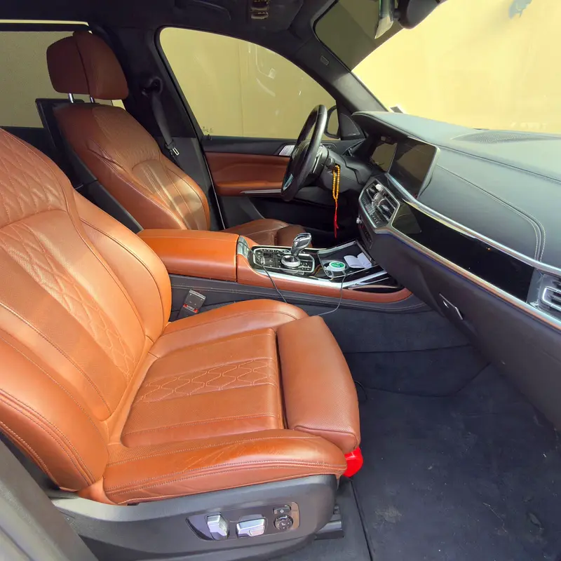 BMW X7 2019 GCC free of Accidents - Image 7