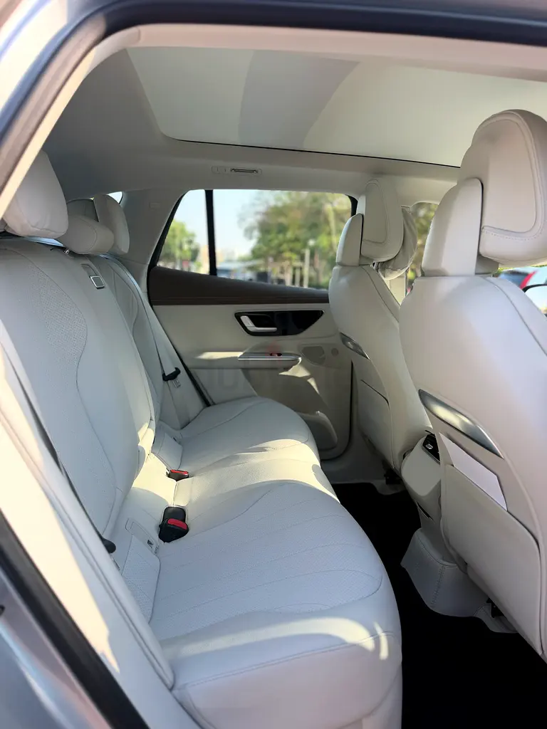 Mercedes EQE 350 / Fully Electric/ Brand New condition - Image 8