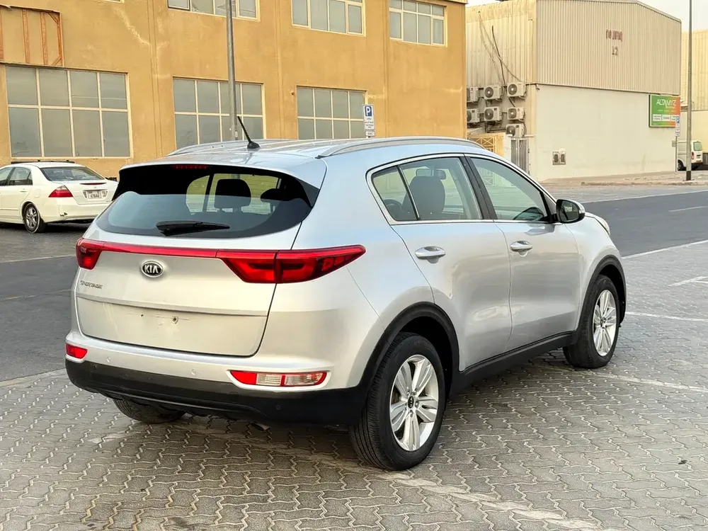 Kia Sportge 2018 Gcc Mid Option Free Accident Good Condition - Image 11