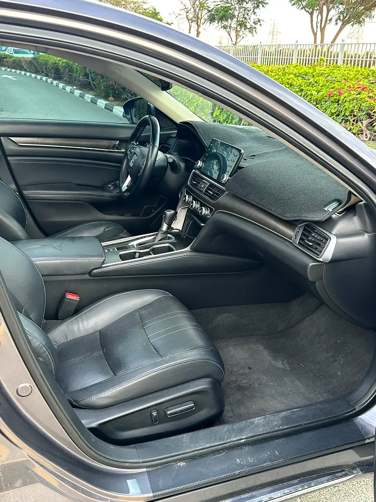 951/- AED EMI 2018 Honda Accord EX PLUS - GCC Specs - Excellent Condition - Image 11
