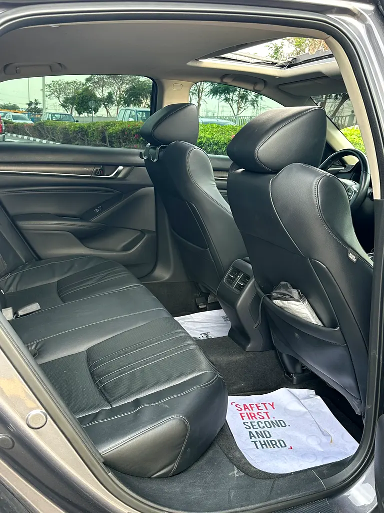 951/- AED EMI 2018 Honda Accord EX PLUS - GCC Specs - Excellent Condition - Image 8