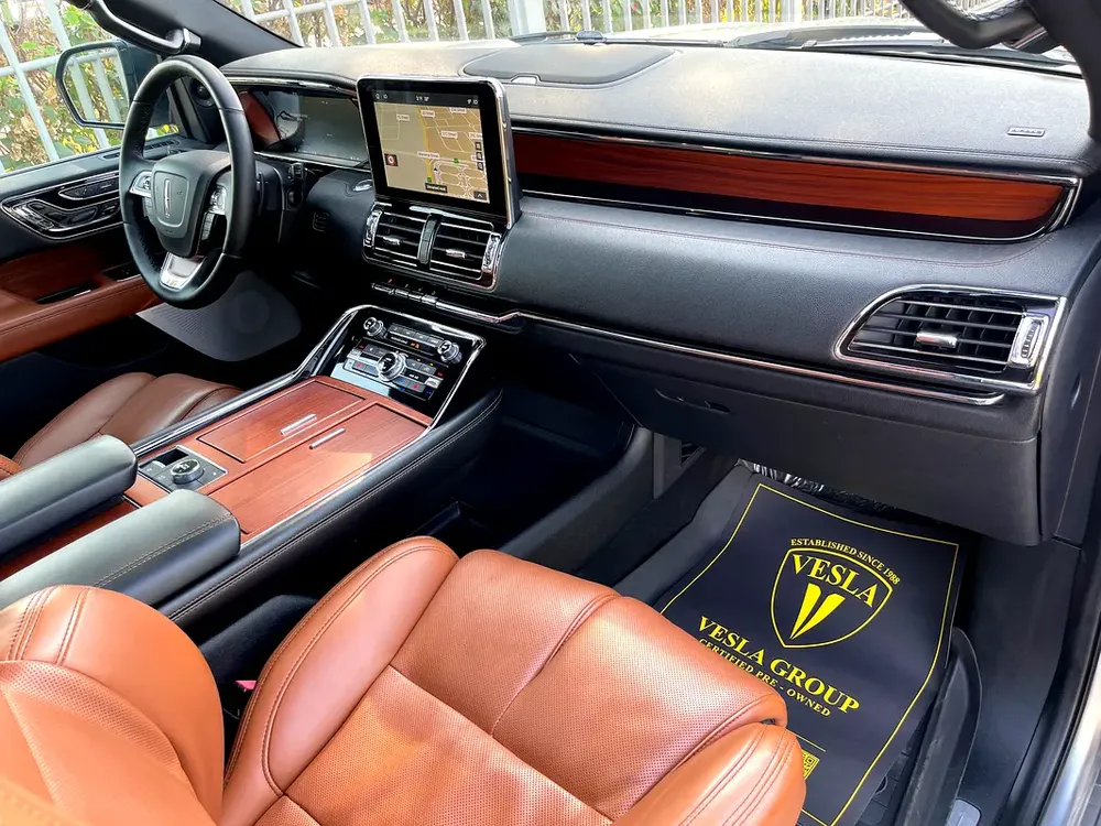 UNLIMITED MILEAGE WARRANTY / MASSAGE SEATS + LEATHER INTERIOR + SUNROOF + FULL DRIVER ASSISTANCE - Image 12