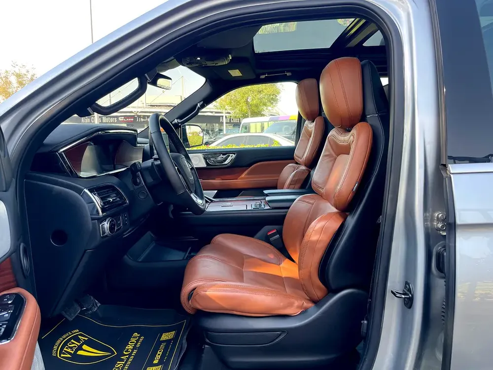 UNLIMITED MILEAGE WARRANTY / MASSAGE SEATS + LEATHER INTERIOR + SUNROOF + FULL DRIVER ASSISTANCE - Image 14