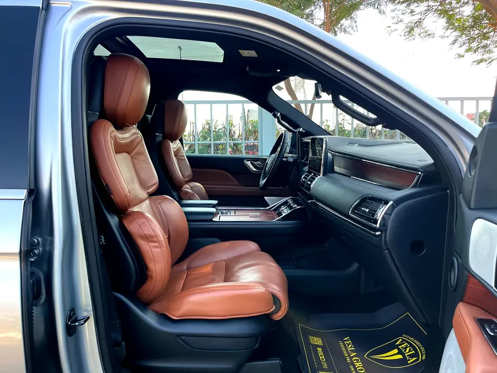 UNLIMITED MILEAGE WARRANTY / MASSAGE SEATS + LEATHER INTERIOR + SUNROOF + FULL DRIVER ASSISTANCE - Image 15