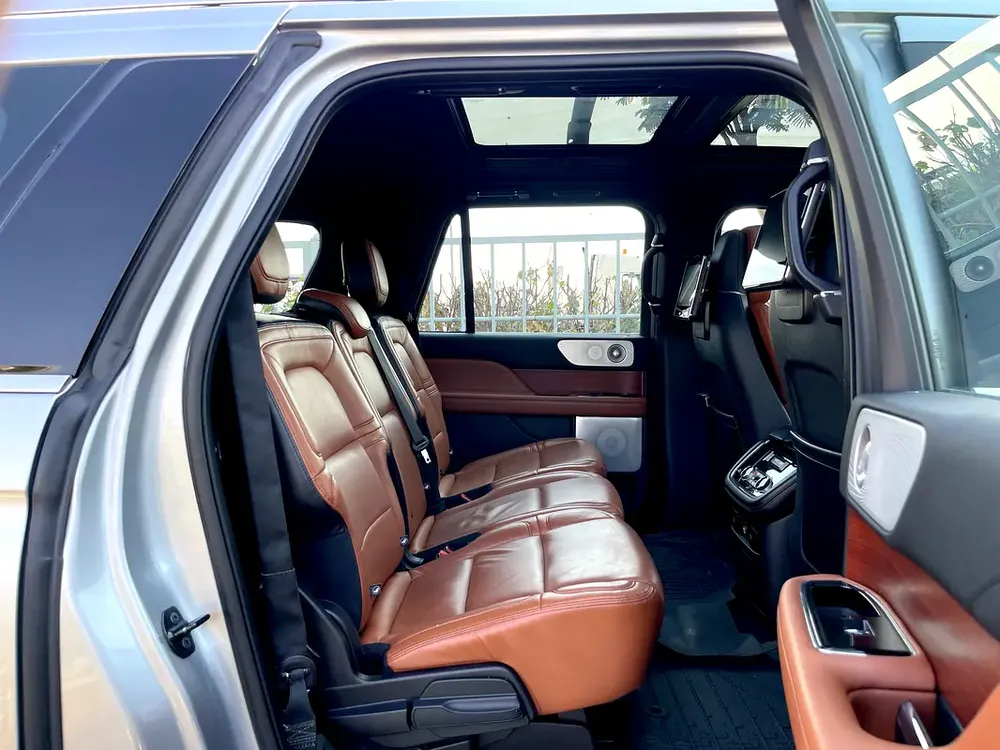 UNLIMITED MILEAGE WARRANTY / MASSAGE SEATS + LEATHER INTERIOR + SUNROOF + FULL DRIVER ASSISTANCE - Image 16