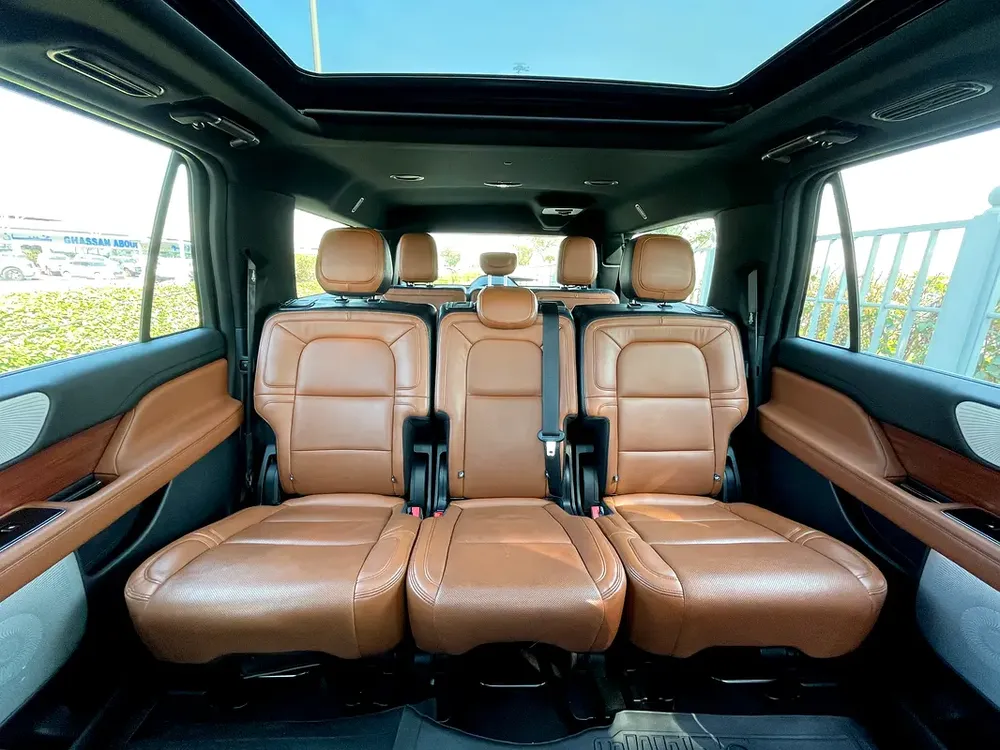 UNLIMITED MILEAGE WARRANTY / MASSAGE SEATS + LEATHER INTERIOR + SUNROOF + FULL DRIVER ASSISTANCE - Image 18