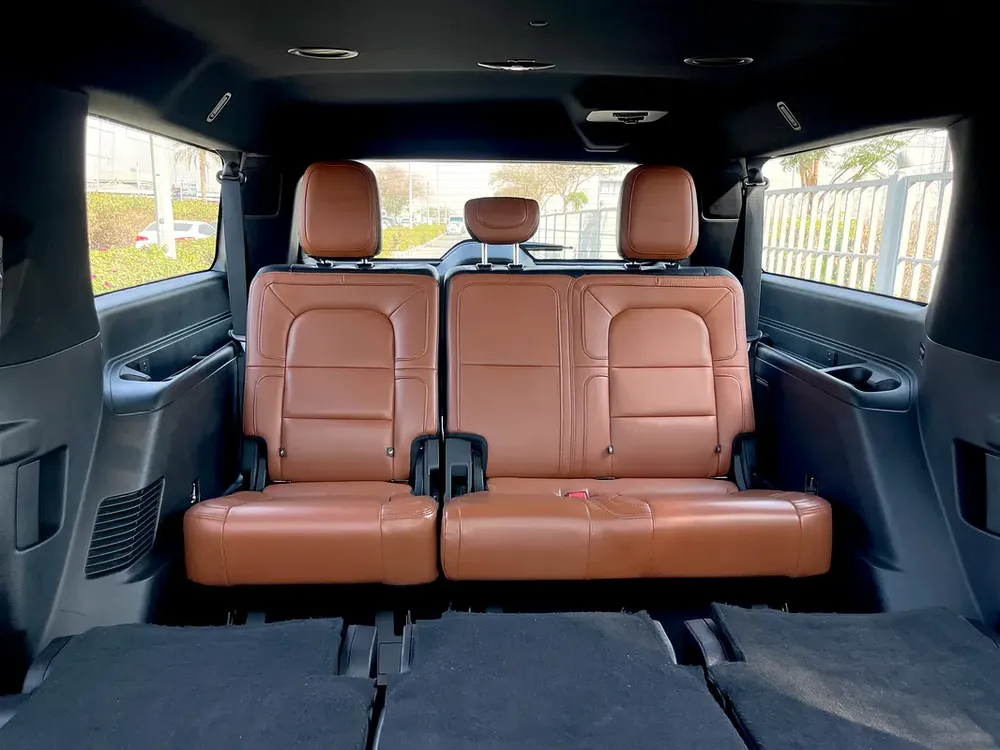 UNLIMITED MILEAGE WARRANTY / MASSAGE SEATS + LEATHER INTERIOR + SUNROOF + FULL DRIVER ASSISTANCE - Image 19