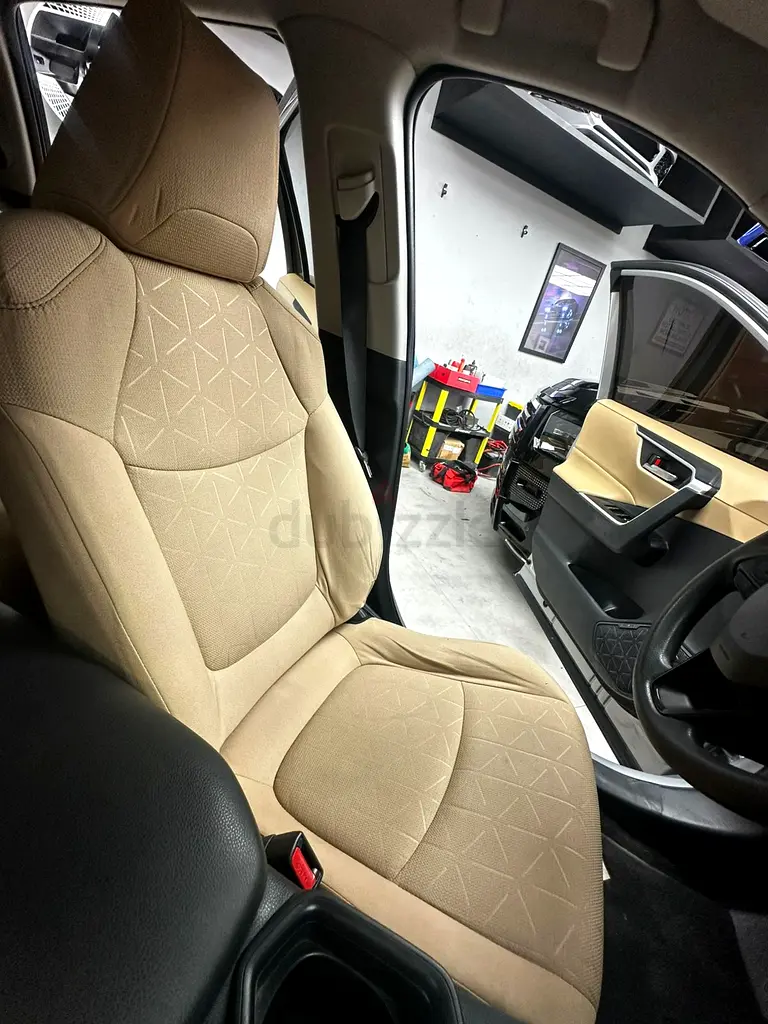 Toyota Rav 4 XLE 2019 GCC Specs - Image 13