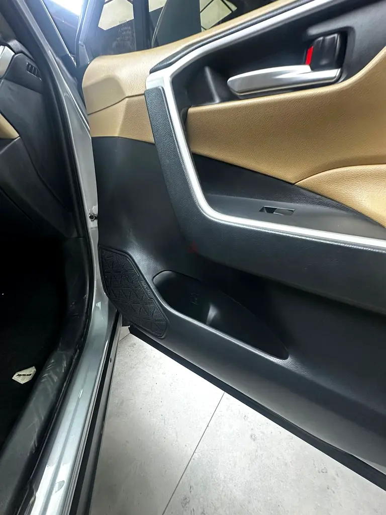 Toyota Rav 4 XLE 2019 GCC Specs - Image 4