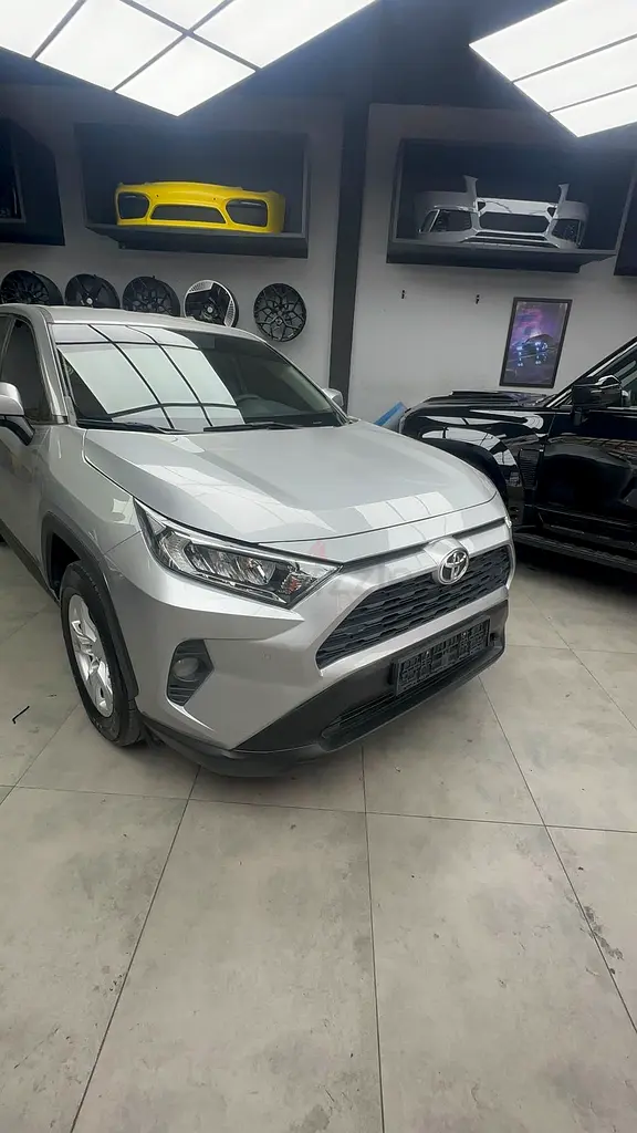 Toyota Rav 4 XLE 2019 GCC Specs - Image 6