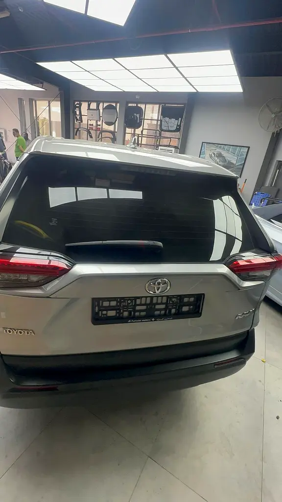 Toyota Rav 4 XLE 2019 GCC Specs - Image 8