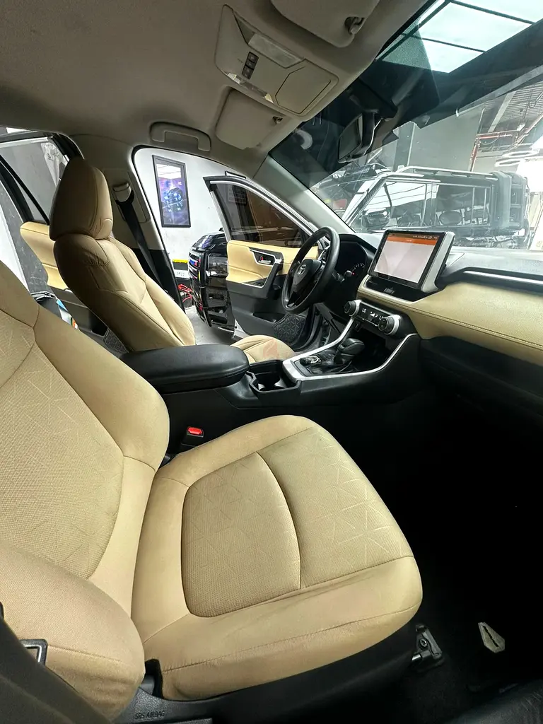 Toyota Rav 4 XLE 2019 GCC Specs - Image 9
