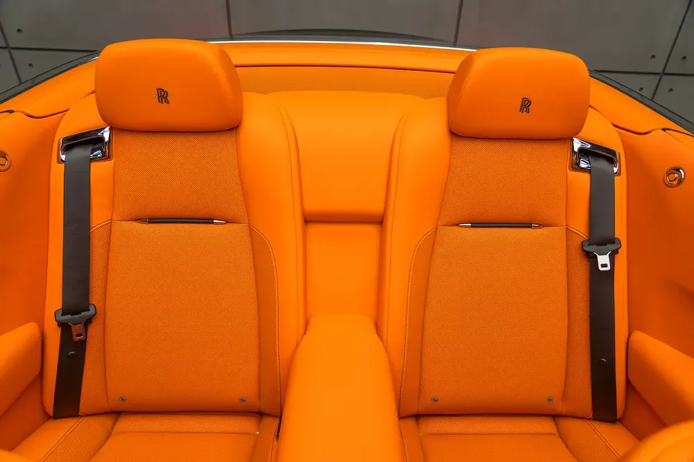 Rolls Royce Dawn, Low Mileage, perfect condition, Service history. - Image 17