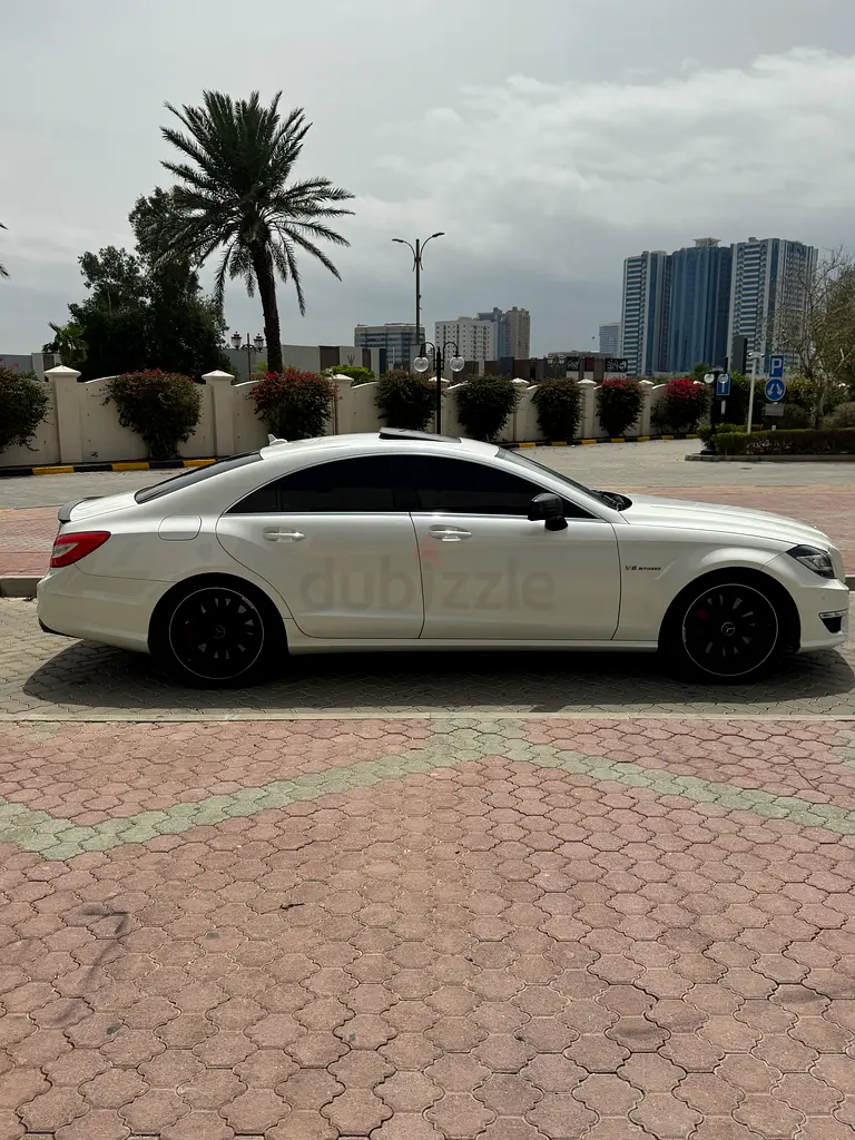 2014 Mercedes-Benz CLS 63 S AMG 4MATIC | GCC Specs | Performance Sedan - Image 4