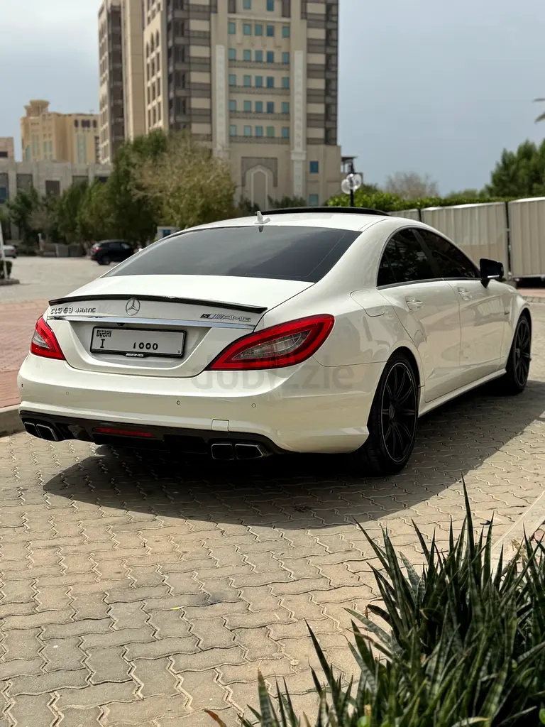 2014 Mercedes-Benz CLS 63 S AMG 4MATIC | GCC Specs | Performance Sedan - Image 5