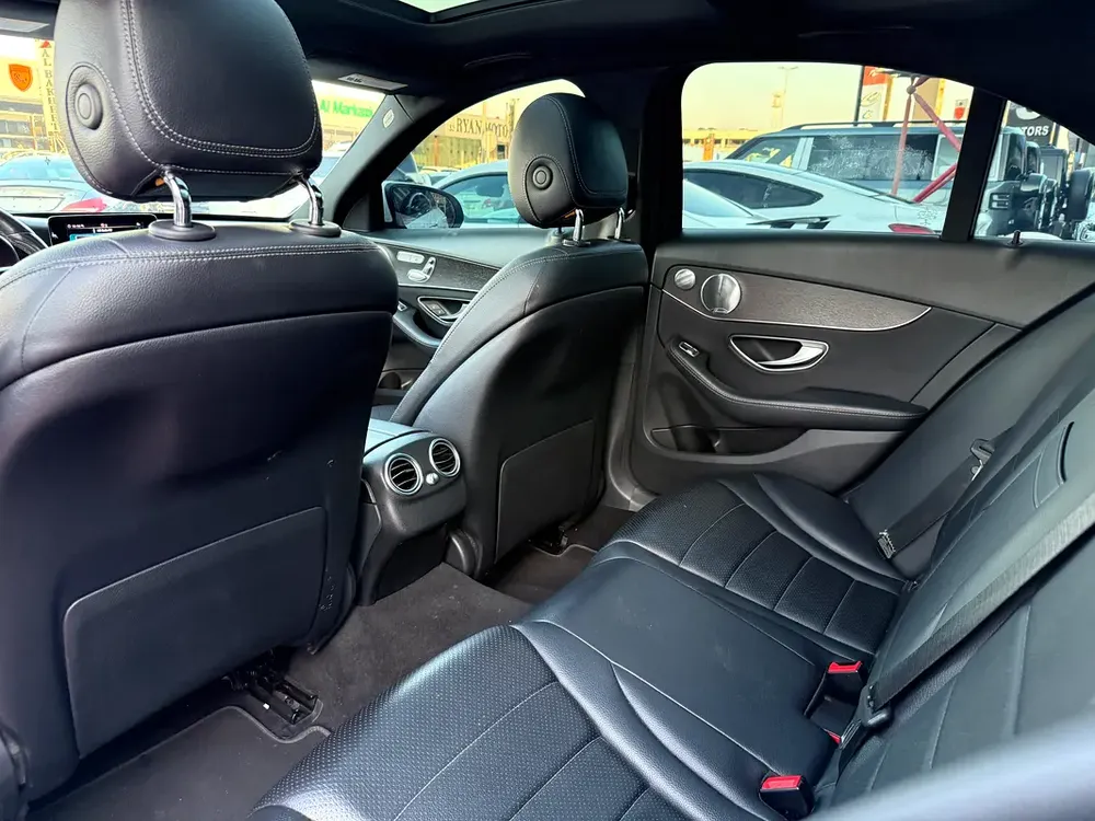 Mercedes-Benz C300 2019 - American Specs - Excellent Condition - Image 11