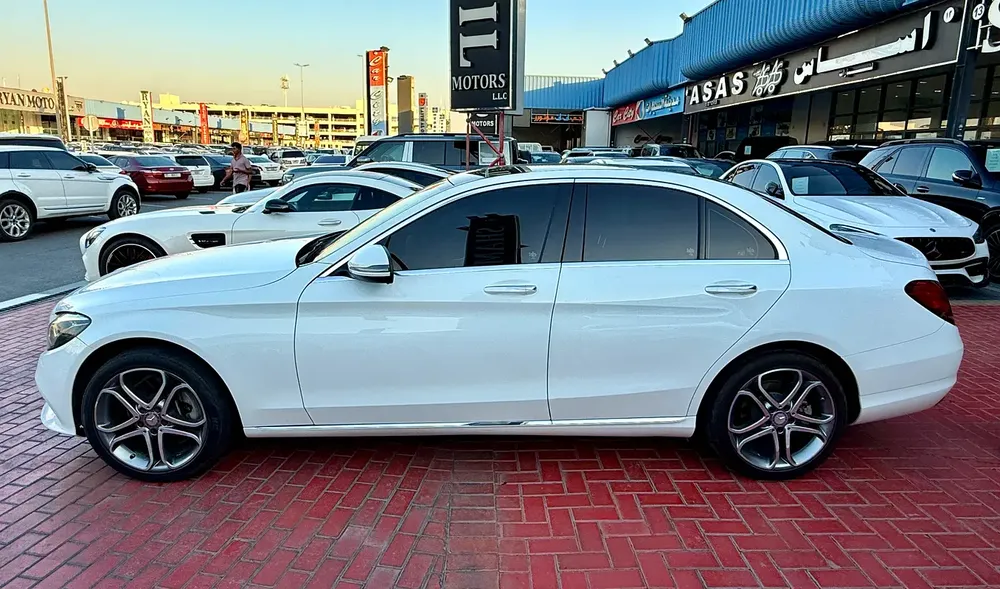 Mercedes-Benz C300 2019 - American Specs - Excellent Condition - Image 13