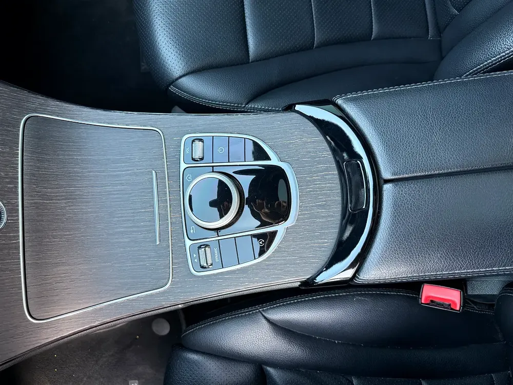Mercedes-Benz C300 2019 - American Specs - Excellent Condition - Image 9