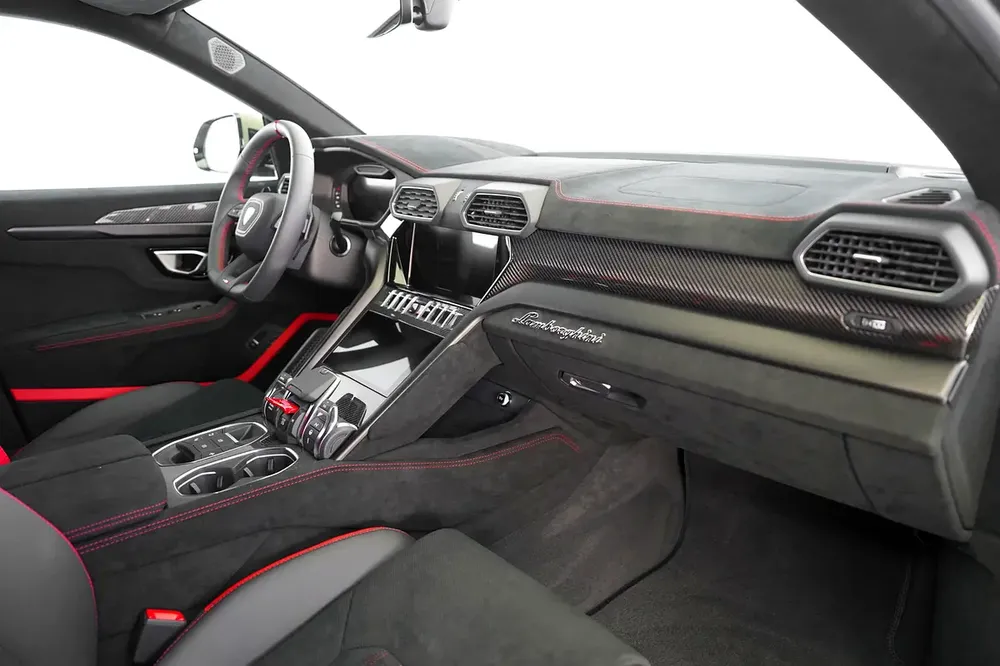 URUS PERFORMANTE | ALCANTARA SEATS | CARBON INTERIOR | CARBON EXTERIOR | REAR ENTERTAINMENT - Image 10