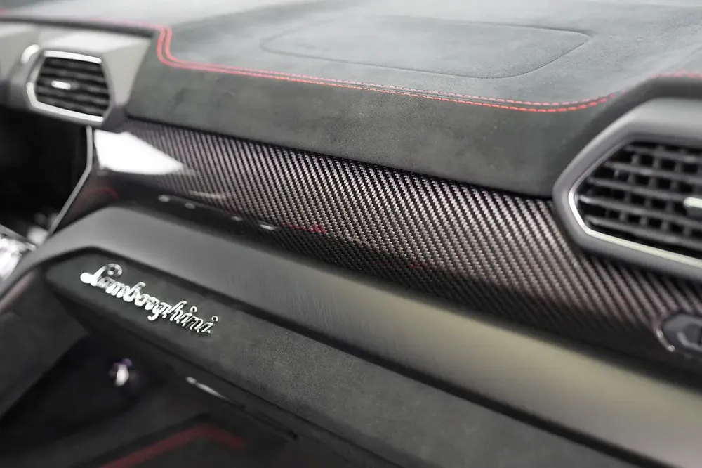 URUS PERFORMANTE | ALCANTARA SEATS | CARBON INTERIOR | CARBON EXTERIOR | REAR ENTERTAINMENT - Image 11