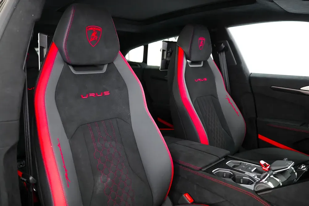 URUS PERFORMANTE | ALCANTARA SEATS | CARBON INTERIOR | CARBON EXTERIOR | REAR ENTERTAINMENT - Image 13