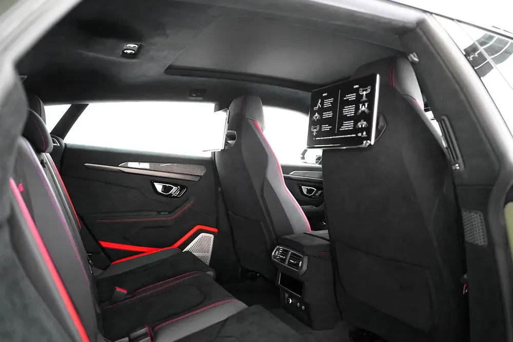 URUS PERFORMANTE | ALCANTARA SEATS | CARBON INTERIOR | CARBON EXTERIOR | REAR ENTERTAINMENT - Image 14