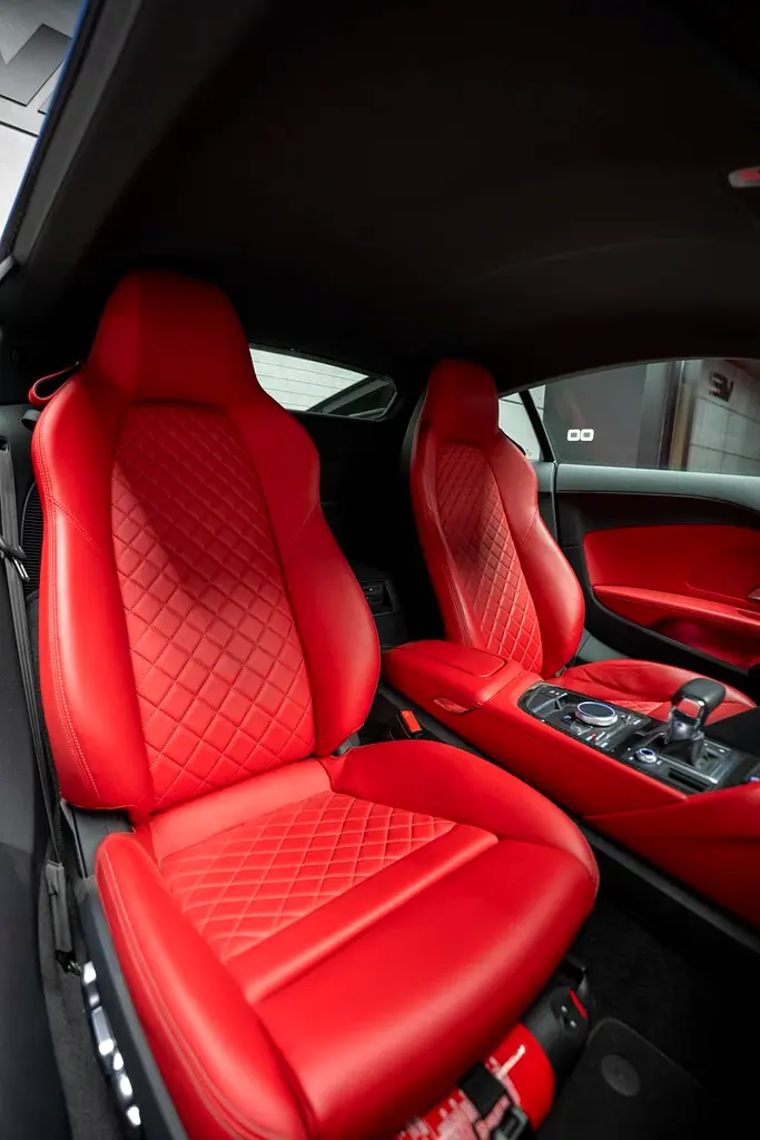 Audi R8 V10, GCC Specs, Al-Nabooda, Warranty - Image 10