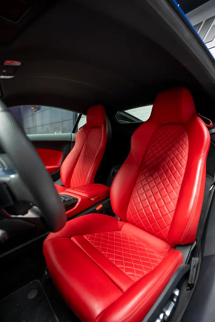 Audi R8 V10, GCC Specs, Al-Nabooda, Warranty - Image 8