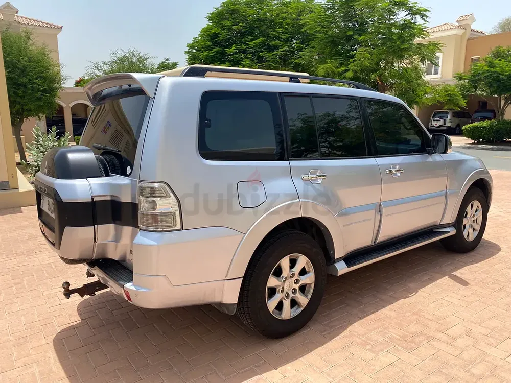 Mitsubishi Pajero GLX 2016 GCC Specs - Image 5