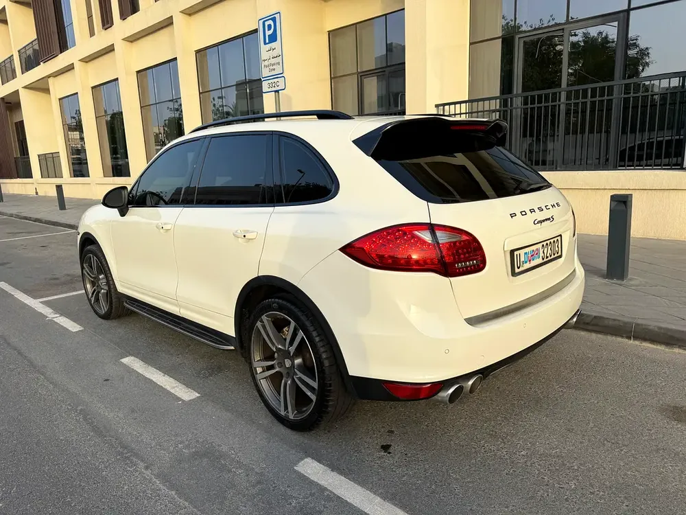 Porsche Cayenne S 2011 - GCC Specs - Extremely Well Maintained - Image 5