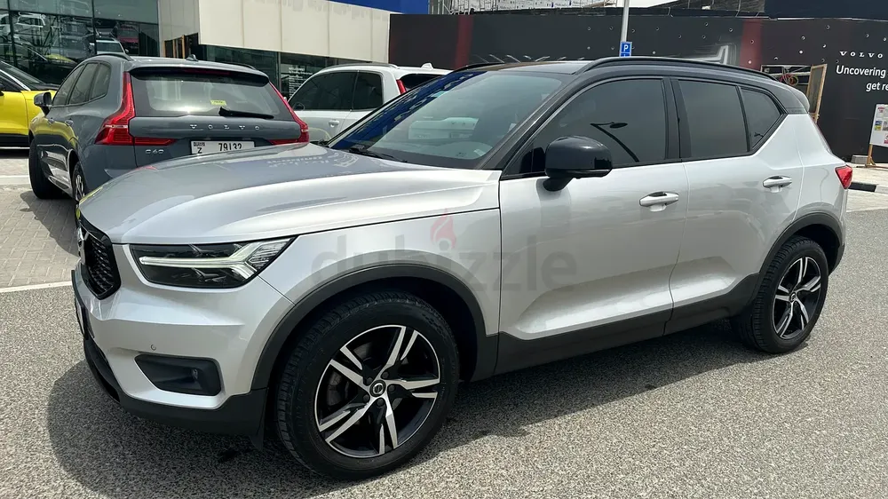 Volvo XC40 T5 R-Design 2019 | GCC Specs | Pristine Condition - Image 5