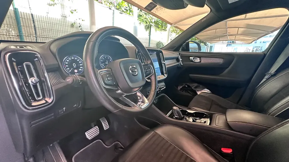 Volvo XC40 T5 R-Design 2019 | GCC Specs | Pristine Condition - Image 7