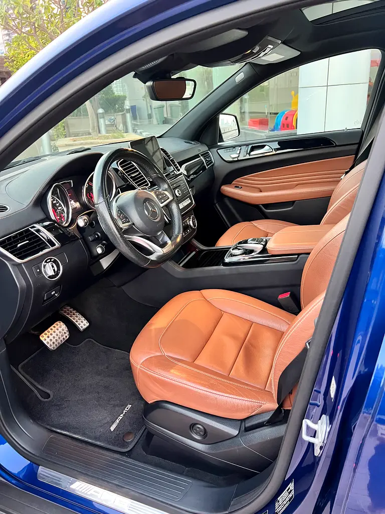 Mercedes GLE 43 AMG coupe 2018 model full option excellent condition - Image 9