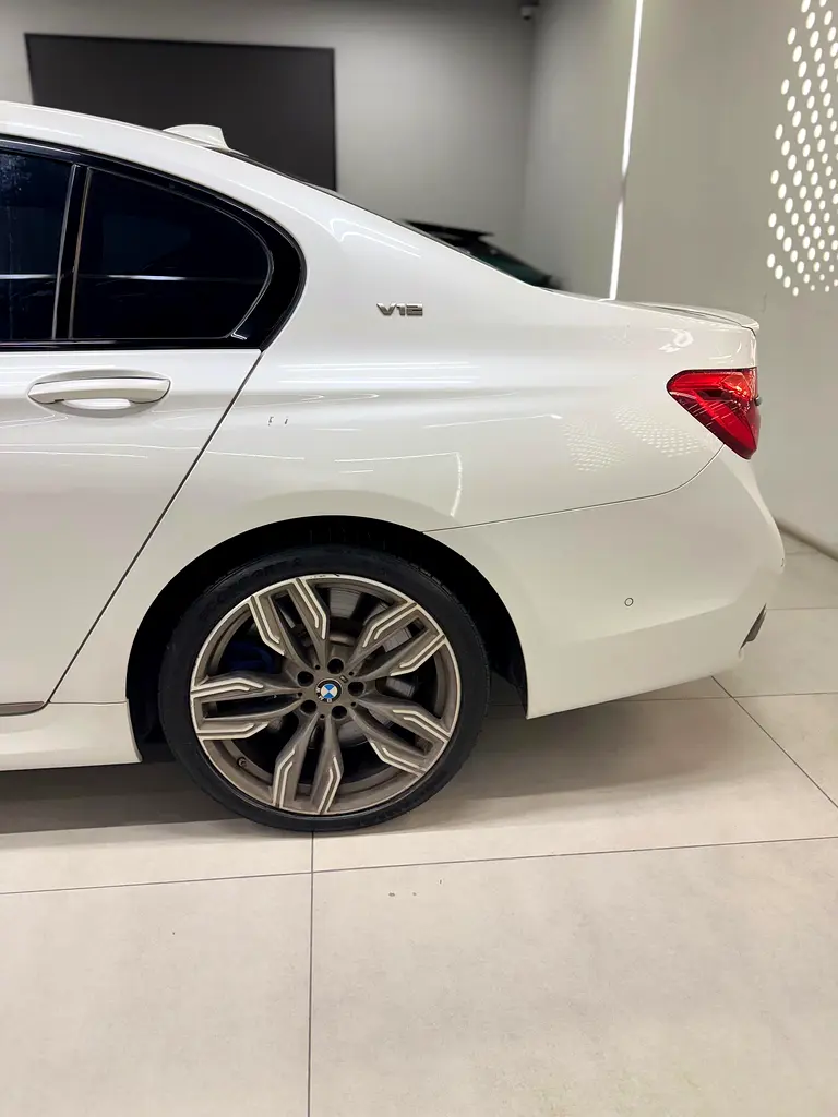 BMW 760 Li XDrive - Image 11