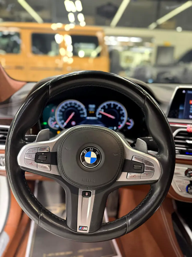 BMW 760 Li XDrive - Image 12