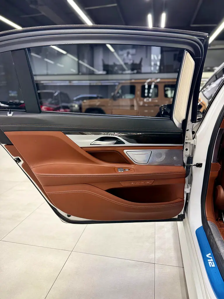 BMW 760 Li XDrive - Image 5