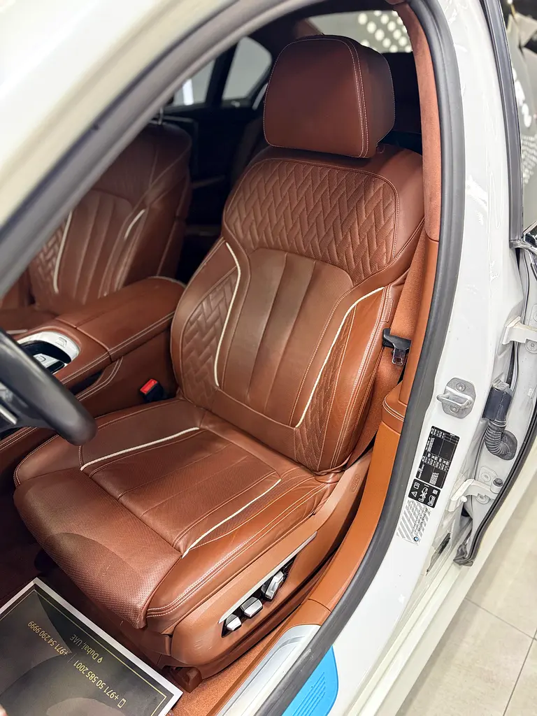 BMW 760 Li XDrive - Image 8