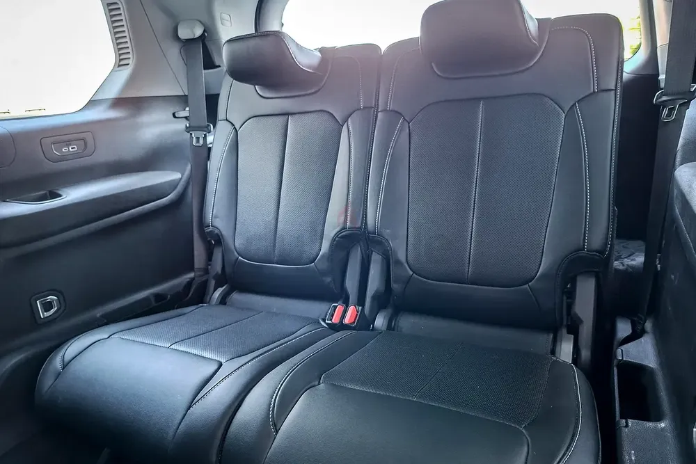 AED 2355/month | 2023 Jeep Grand Cherokee L  | GCC Specs | Ref#458314 - Image 13