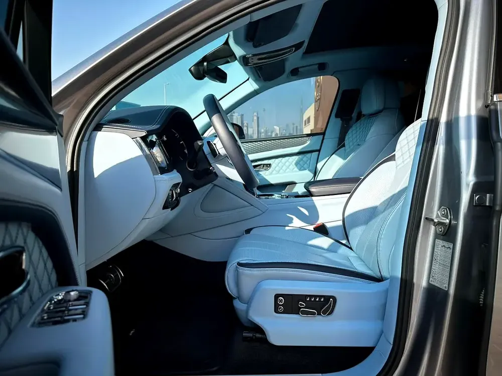 2023 Bentley Bentayga Azure. GCC Specs with Warranty and Service, Fully Loaded, Perfect condition - Image 10