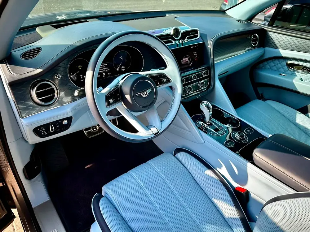 2023 Bentley Bentayga Azure. GCC Specs with Warranty and Service, Fully Loaded, Perfect condition - Image 12